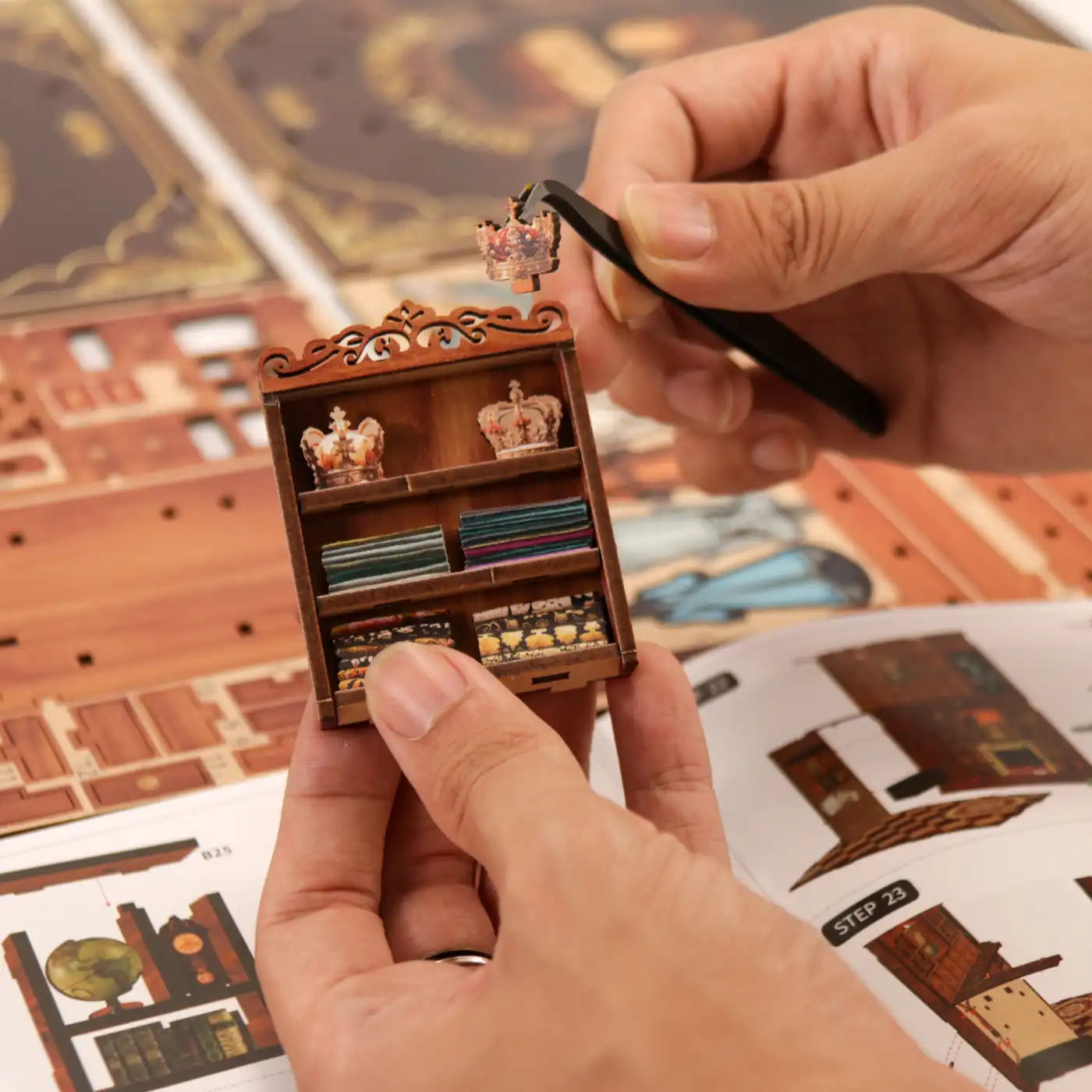 Victorian Tailor’s Shop – DIY Book Nook Kit with LED Touch Lamp (3D wooden puzzle)