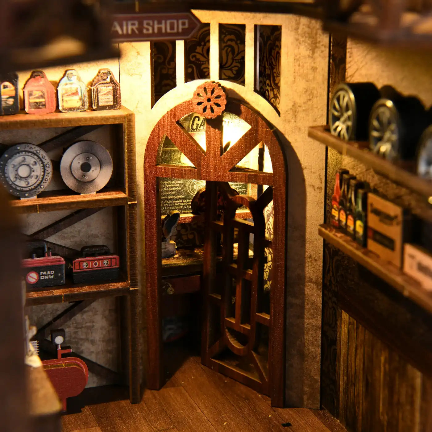 Craftsmanship Repair Shop – DIY Book Nook Kit with LED Touch Lamp (3D wooden puzzle)