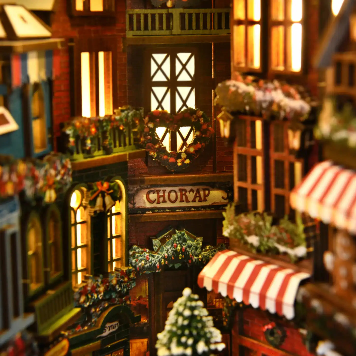 Christmas Street Corner – DIY Book Nook Kit with LED Touch Lamp (3D wooden puzzle)